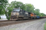 NS 9326 heads toward CP 482